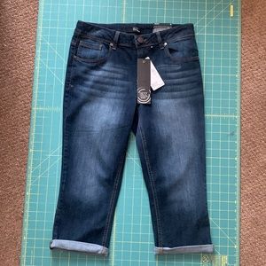 1822 Denim Capri pants, size 8.  New with tags